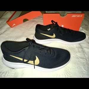 NIB NIKE Flex Experience RN 7 Black Size 11 NEW!
